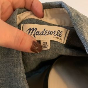Madewell Tops - Madewell denim button down top Madewell Tops - Madewell denim button down top